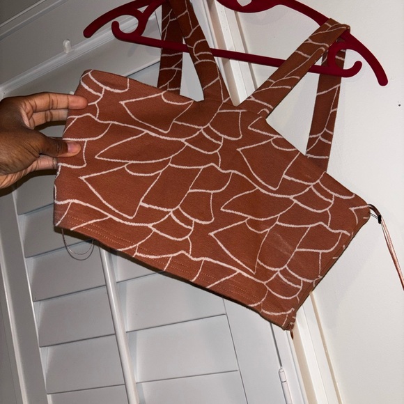 Le Lis Terracotta and White Geometric Top - Picture 1 of 4